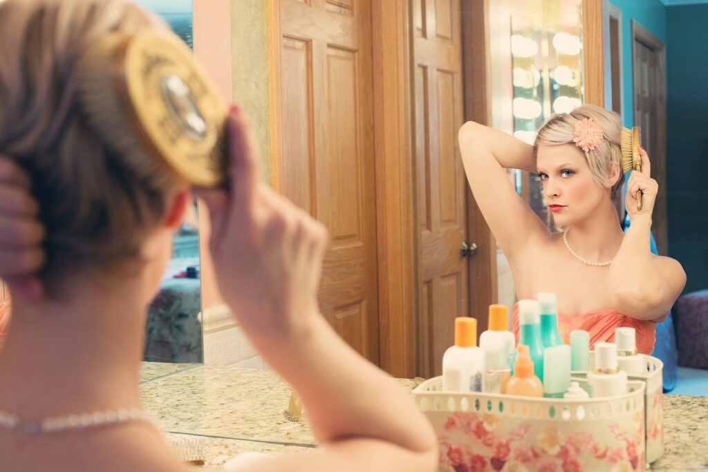pretty woman, makeup, mirror, glamour, model, blonde, vintage, makeup, makeup, makeup, mirror, mirror, mirror, mirror, mirror, glamour